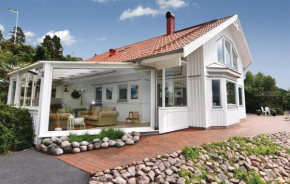 Nice Home In Alingsås With Lake View